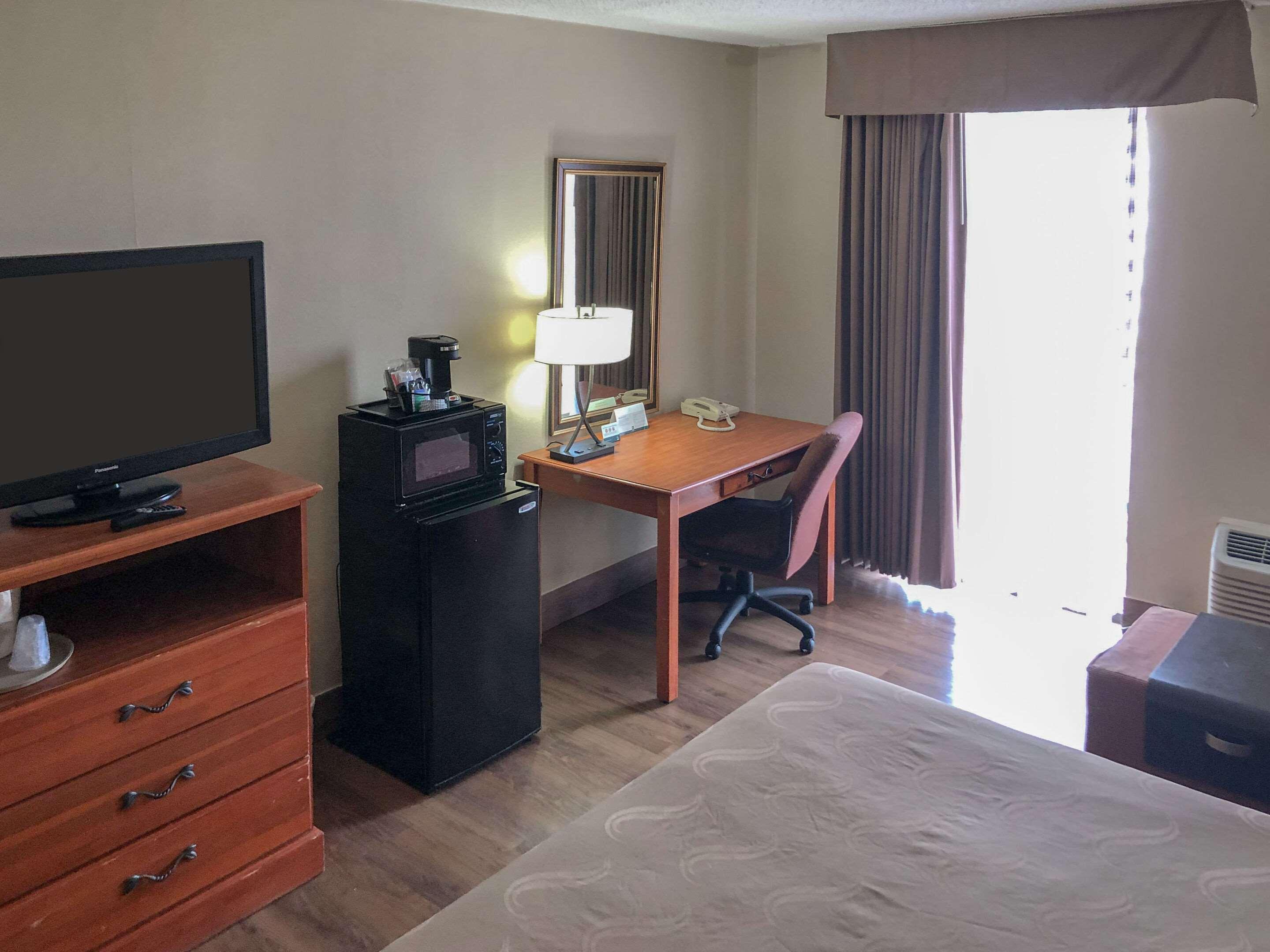 Quality Inn Near Joint Base Andrews-Washington Area Camp Springs Esterno foto