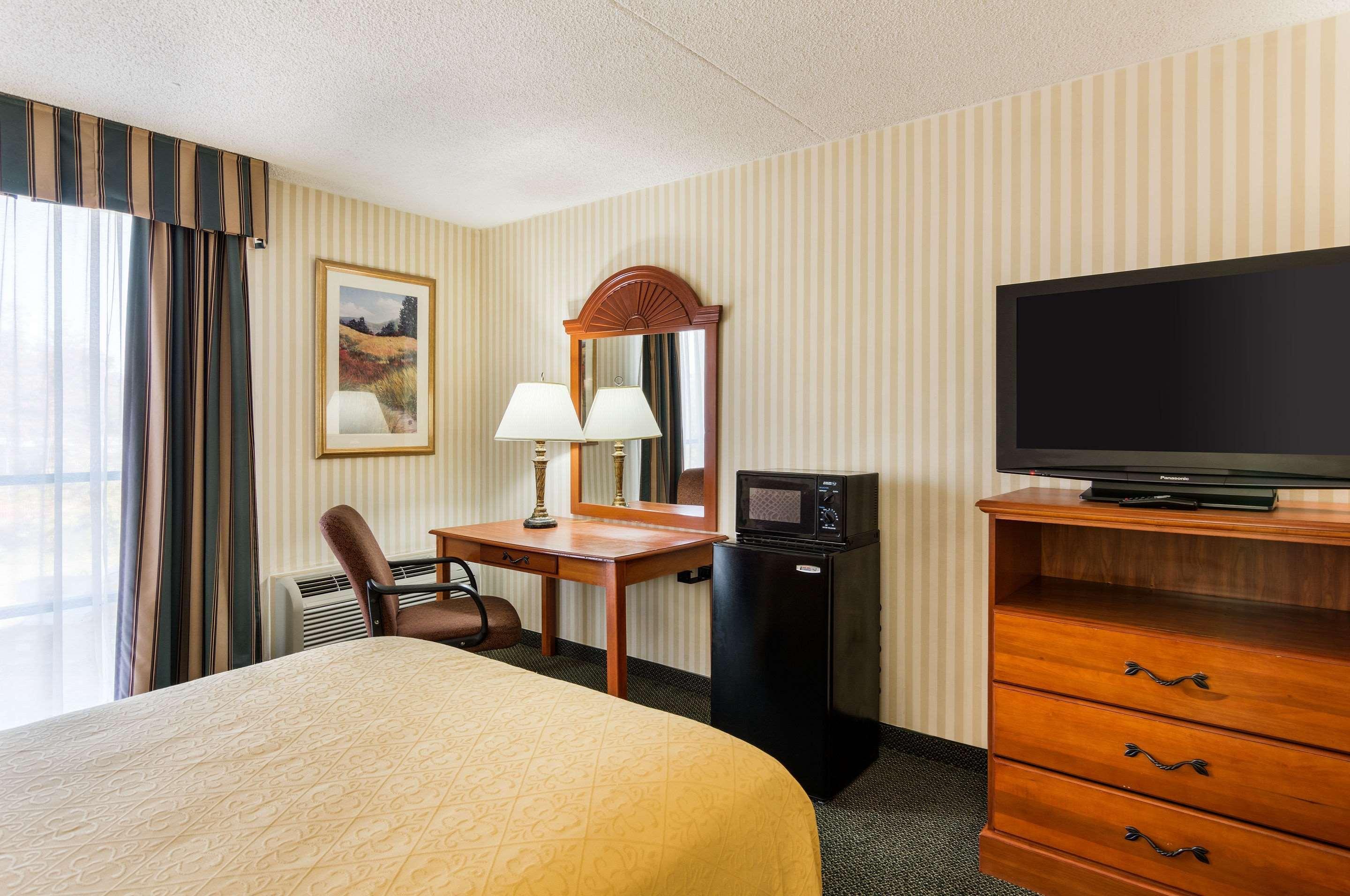 Quality Inn Near Joint Base Andrews-Washington Area Camp Springs Esterno foto