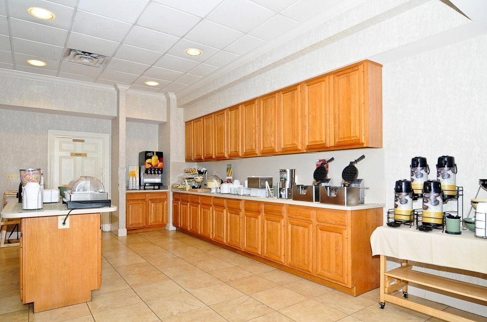 Quality Inn Near Joint Base Andrews-Washington Area Camp Springs Esterno foto